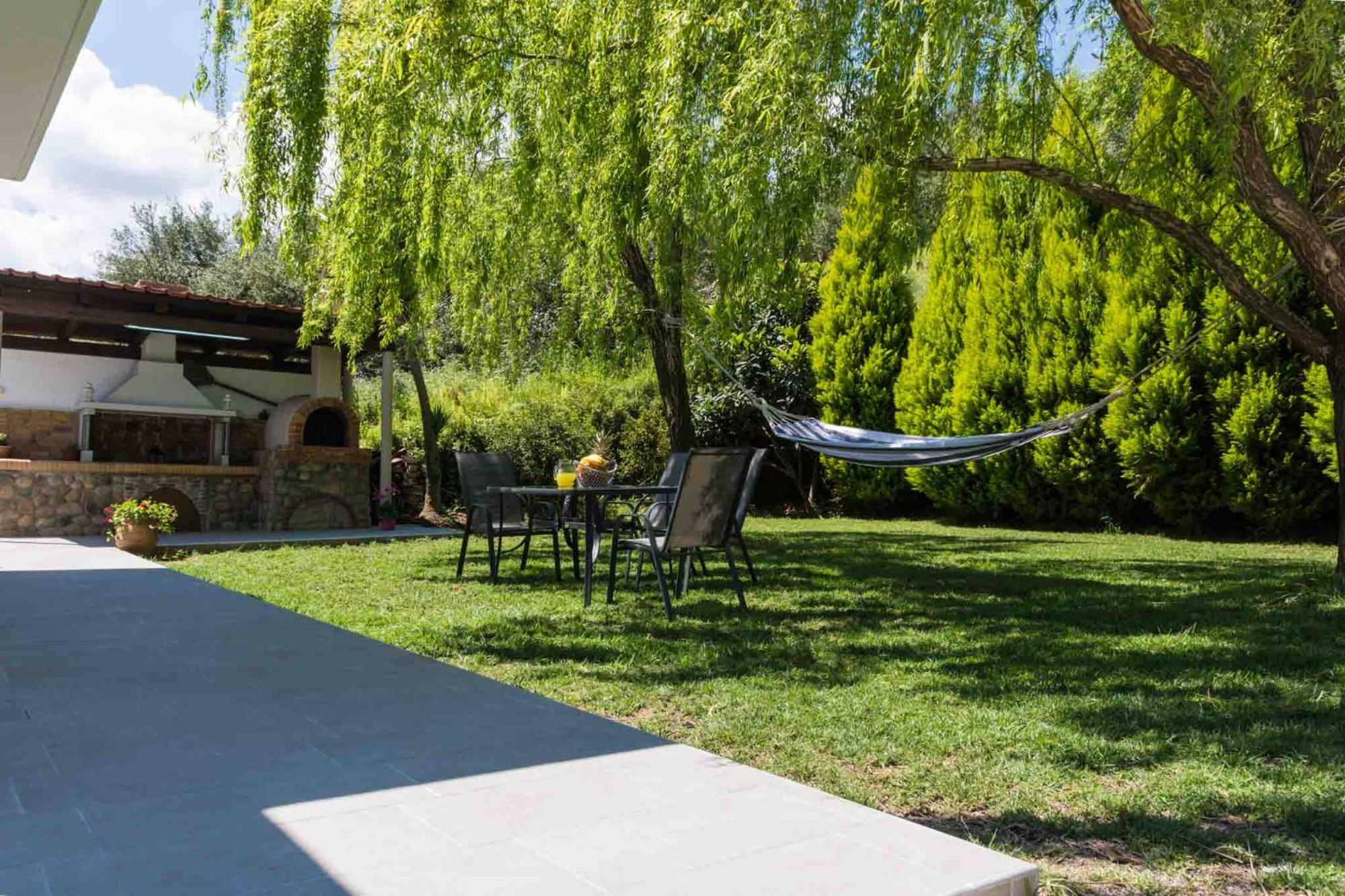 Appartement Liofyto House Private Garden à Platanés Extérieur photo